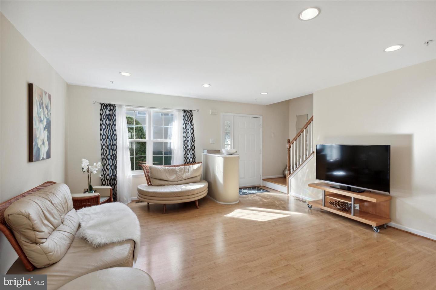 Photo 2 of 23 of 216 Tanager Ct #255 townhome