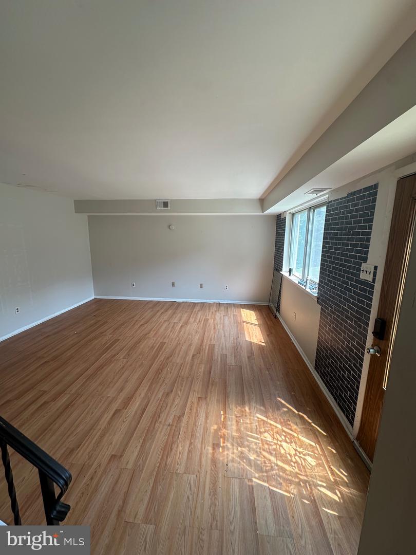 Photo 5 of 10 of 204 Andrew Rd townhome