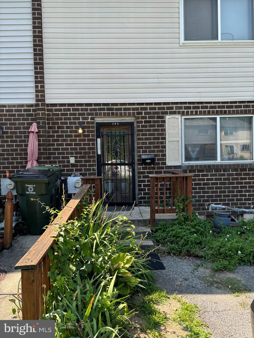 Photo 2 of 10 of 204 Andrew Rd townhome