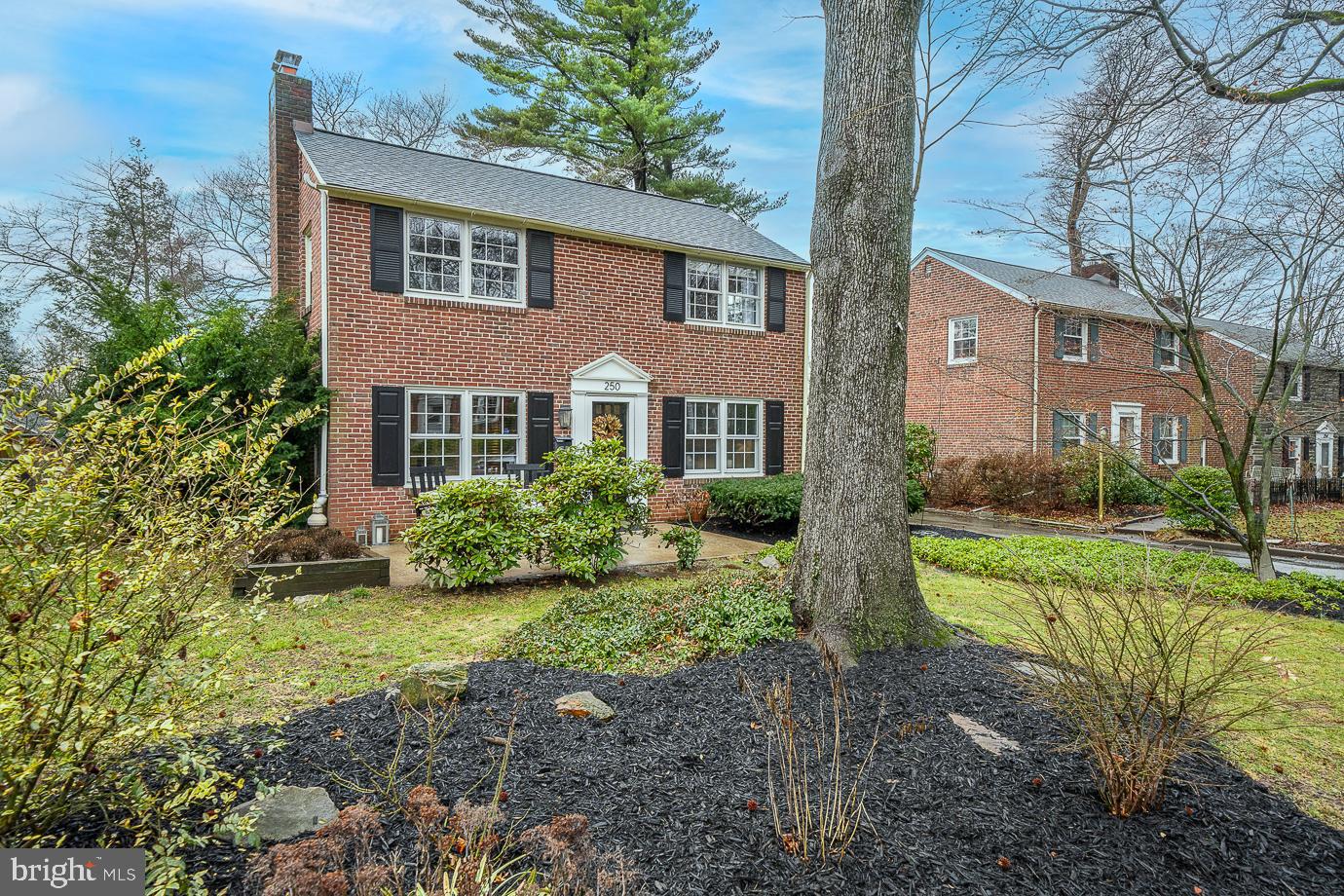 Photo 2 of 36 of 250 Harrogate Rd house