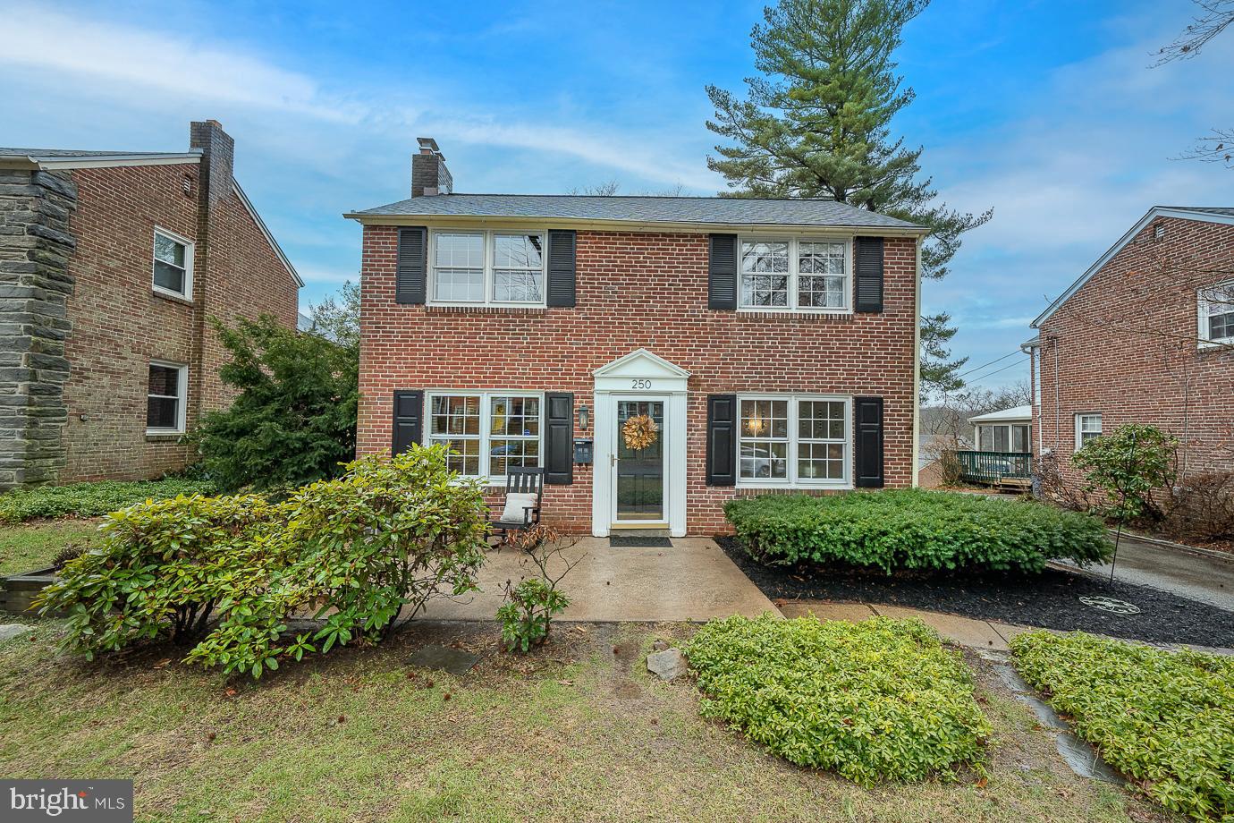 Photo 1 of 36 of 250 Harrogate Rd house