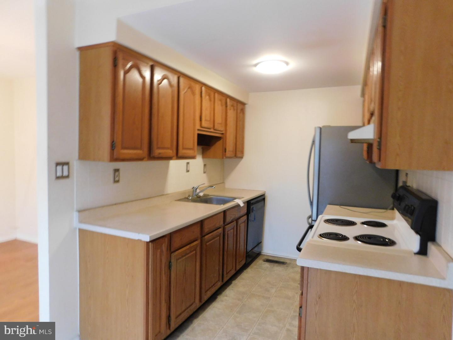 Photo 7 of 20 of 45 Gilbert Ct townhome