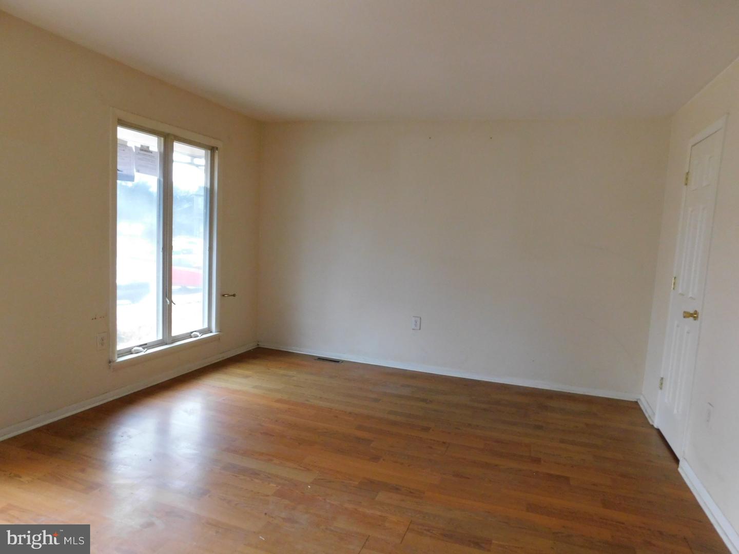 Photo 3 of 20 of 45 Gilbert Ct townhome