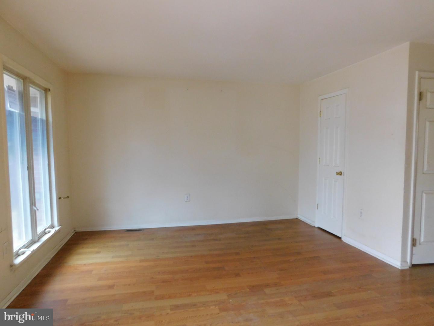 Photo 2 of 20 of 45 Gilbert Ct townhome