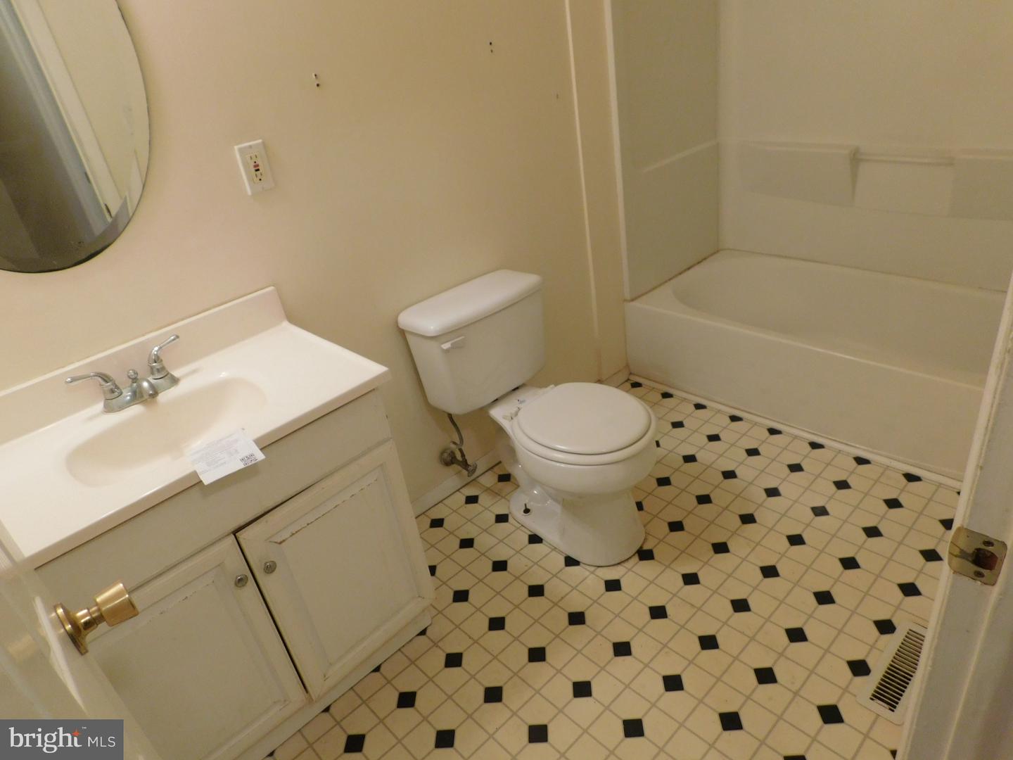 Photo 12 of 20 of 45 Gilbert Ct townhome