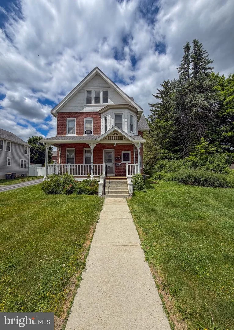 253 W Lancaster Avenue