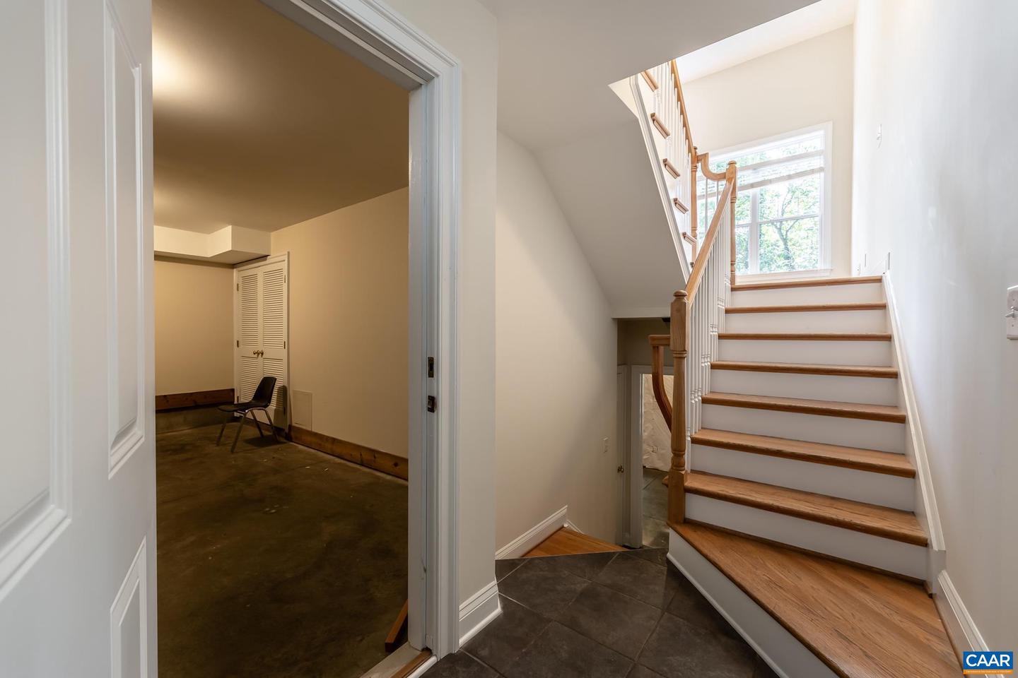 Photo 8 of 48 of 979 Glenwood Station Ln townhome
