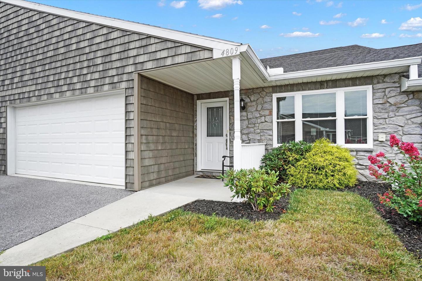 Photo 3 of 19 of 4809 Orchid Way #44 townhome