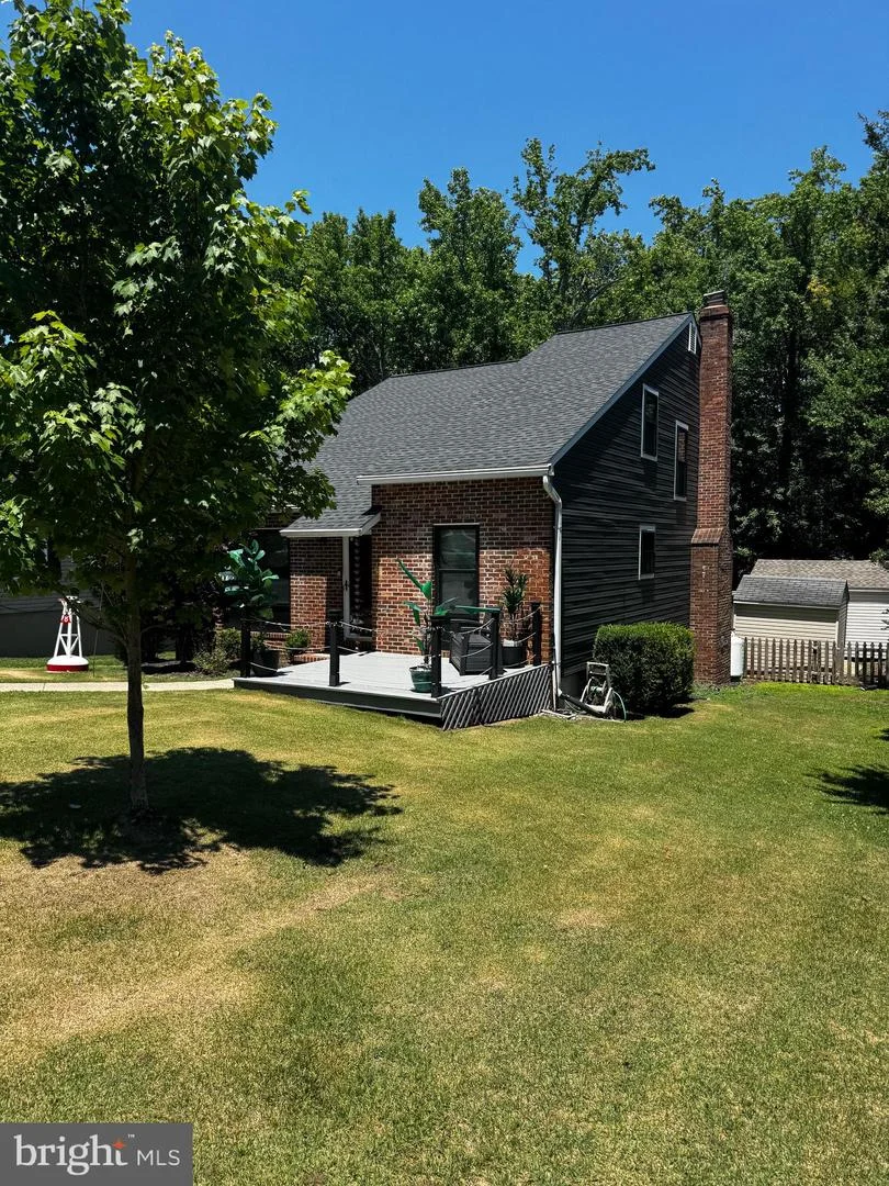 1180 Bay Highlands Drive
