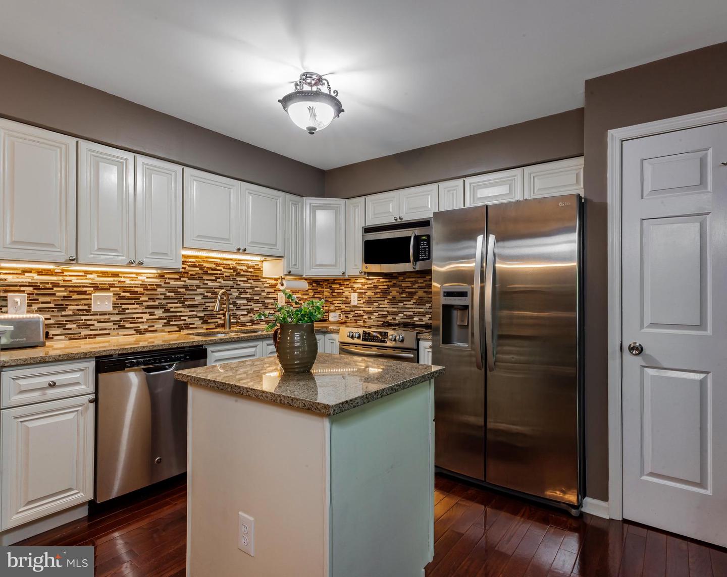Photo 9 of 31 of 736 Quest Ct townhome