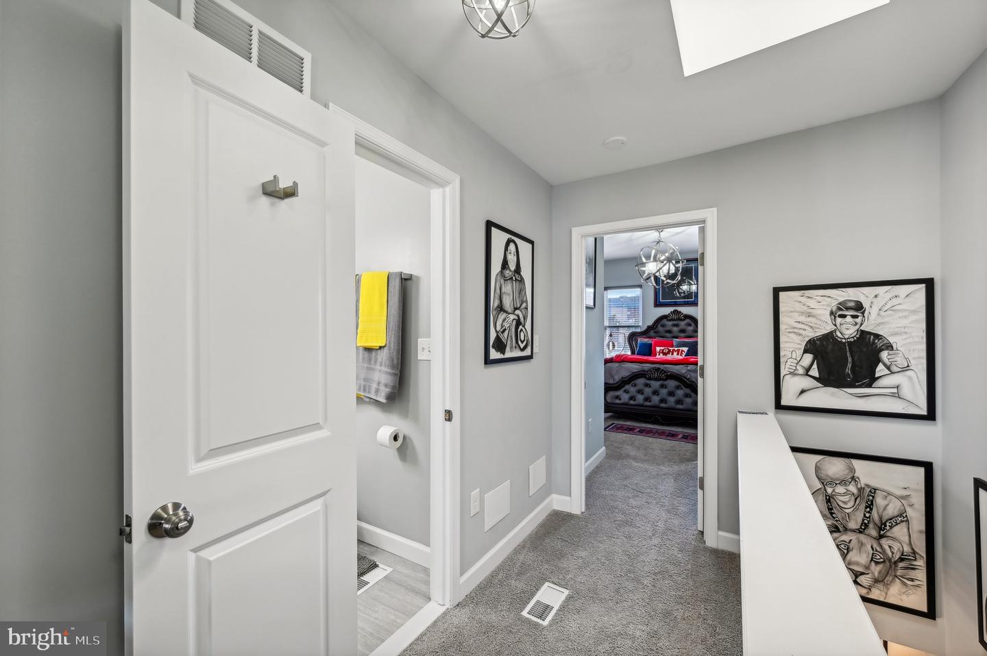 Photo 16 of 39 of 711 N Montford Ave townhome
