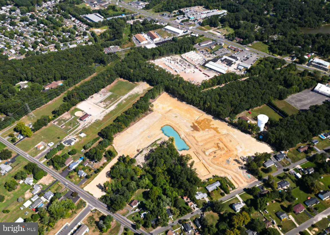 Photo 2 of 4 of 9 Birchwood Ln townhome