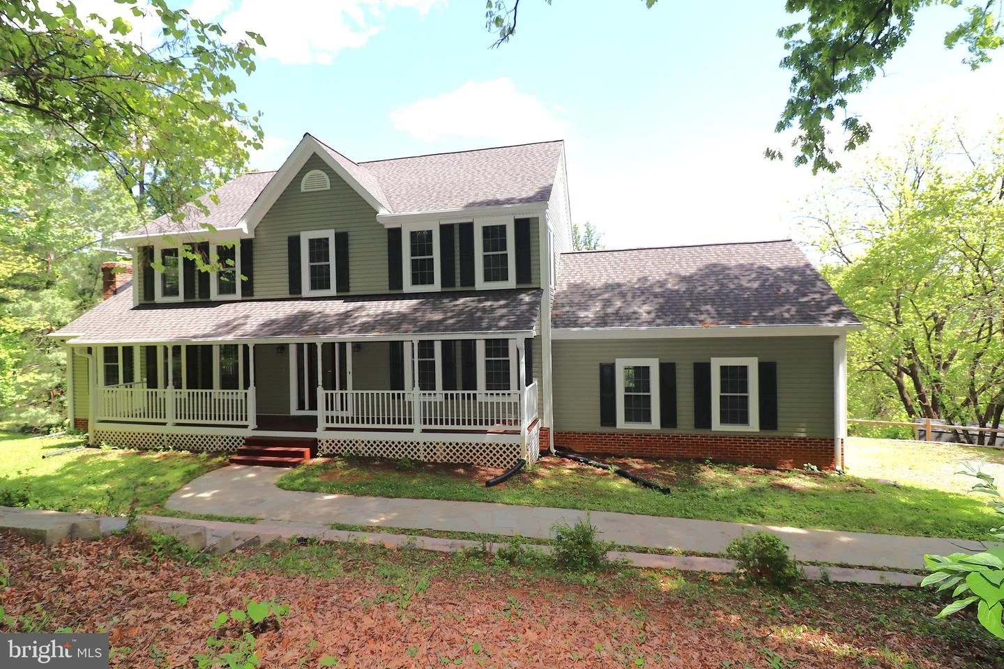 6885 Walnut Heights Drive