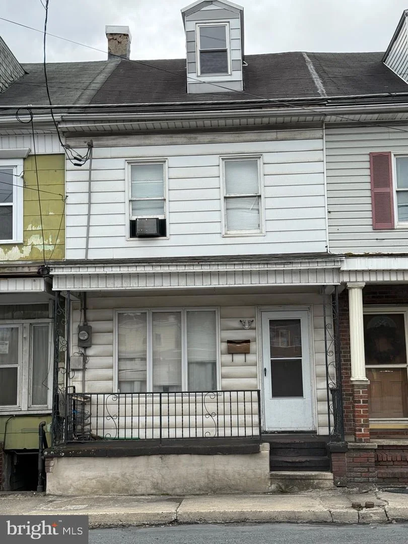 418 E Centre Street