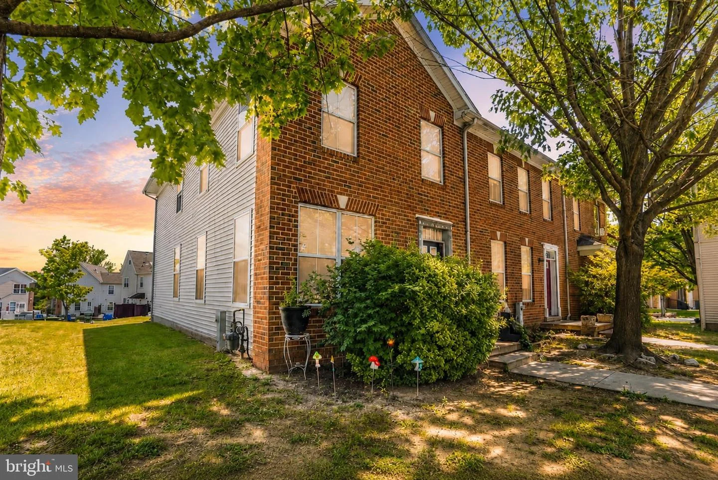 703 Brune Street
