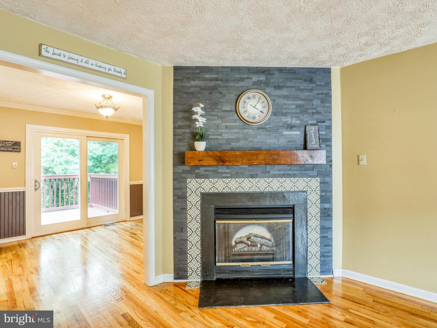 Photo 5 of 35 of 212 Tudor Dr townhome
