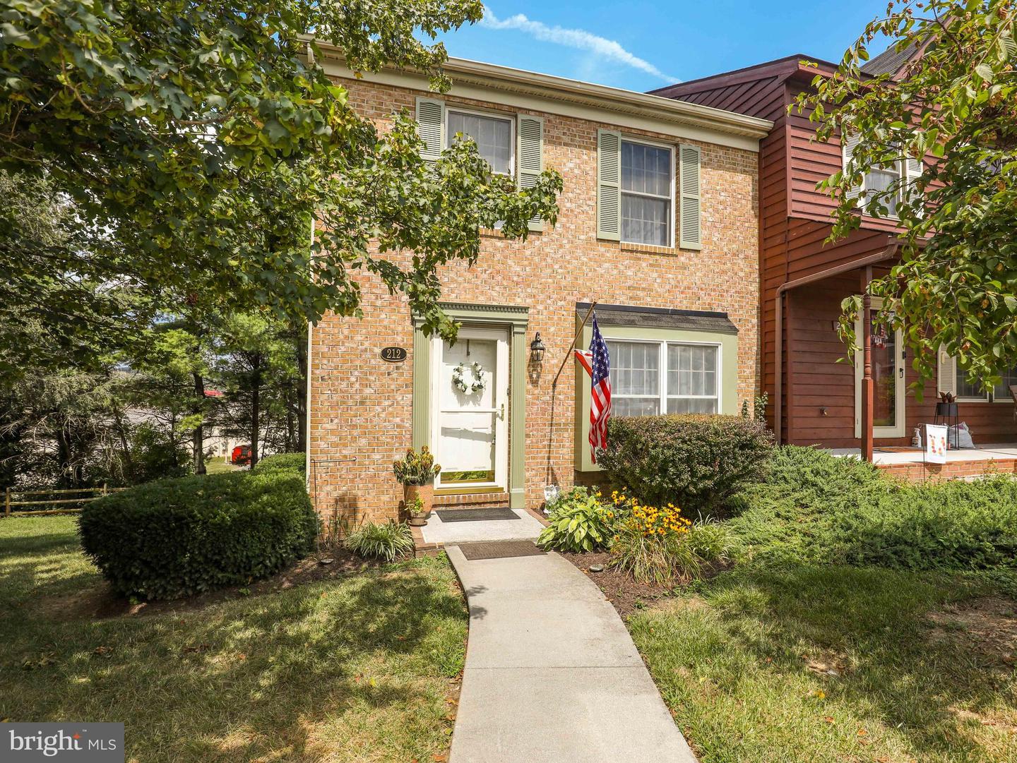 Photo 1 of 35 of 212 Tudor Dr townhome