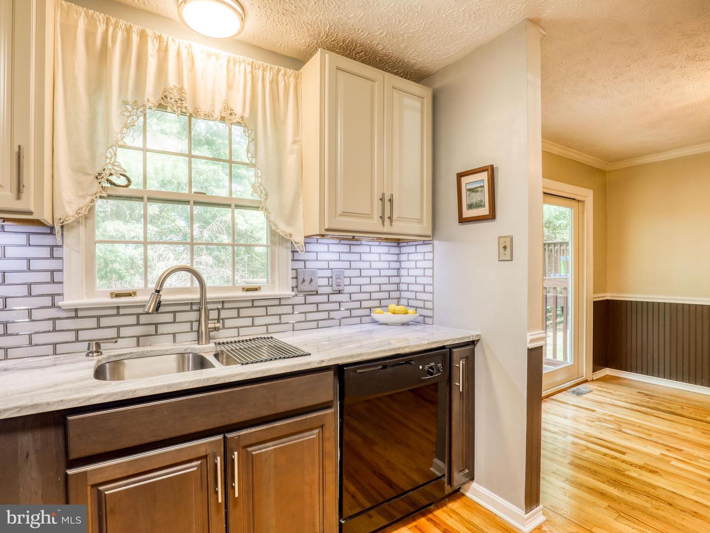 Photo 9 of 35 of 212 Tudor Dr townhome
