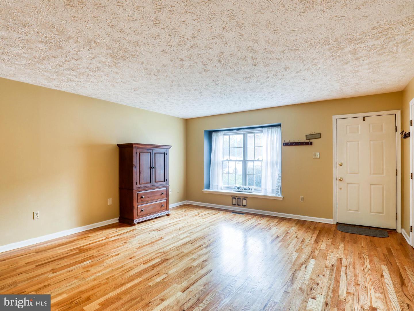 Photo 6 of 35 of 212 Tudor Dr townhome
