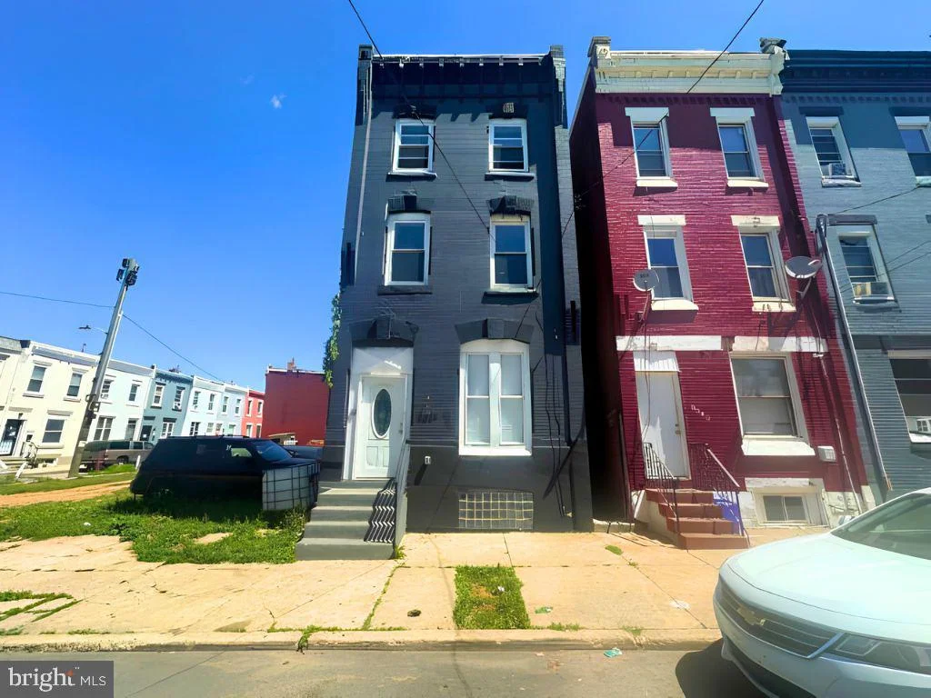 2621 W Montgomery Avenue