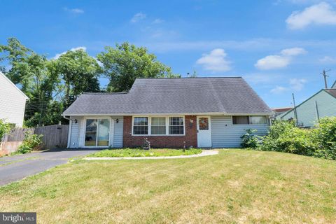 Single Family Residence in Levittown PA 18 Plumbridge DRIVE.jpg