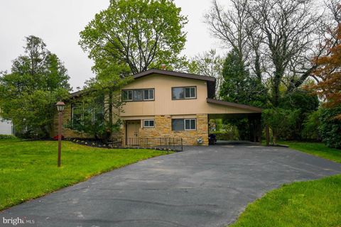 Single Family Residence in Plymouth Meeting PA 13 Camelot DRIVE.jpg