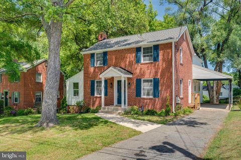 Single Family Residence in Silver Spring MD 10409 Clinton AVENUE.jpg