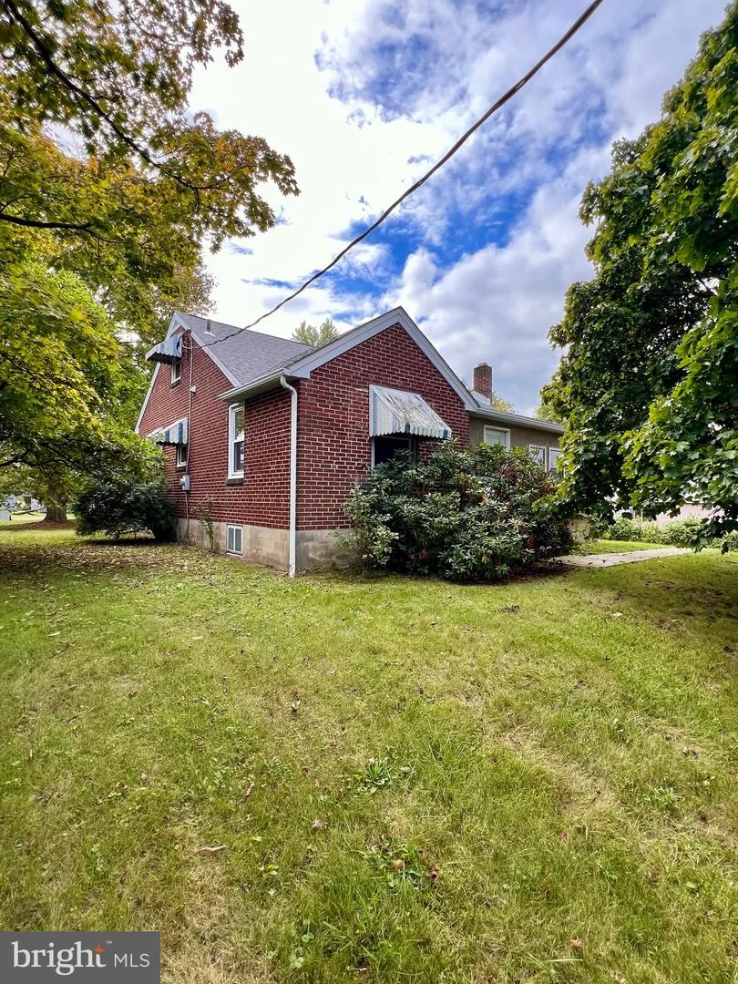 636 E Ben Franklin Highway E