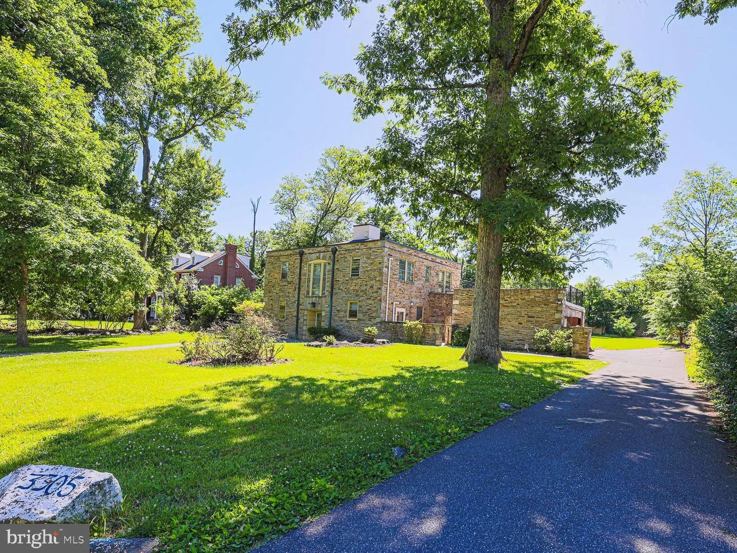 3305 Bancroft Road
