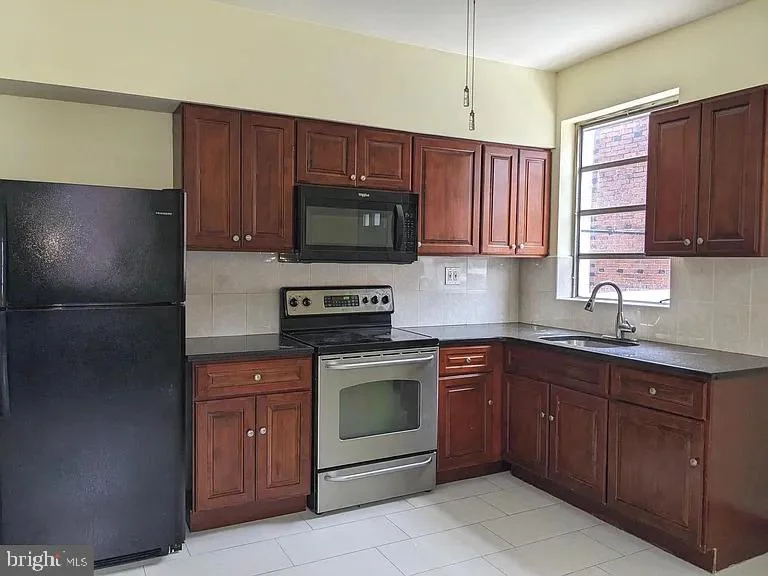 1512 Wolf Street
