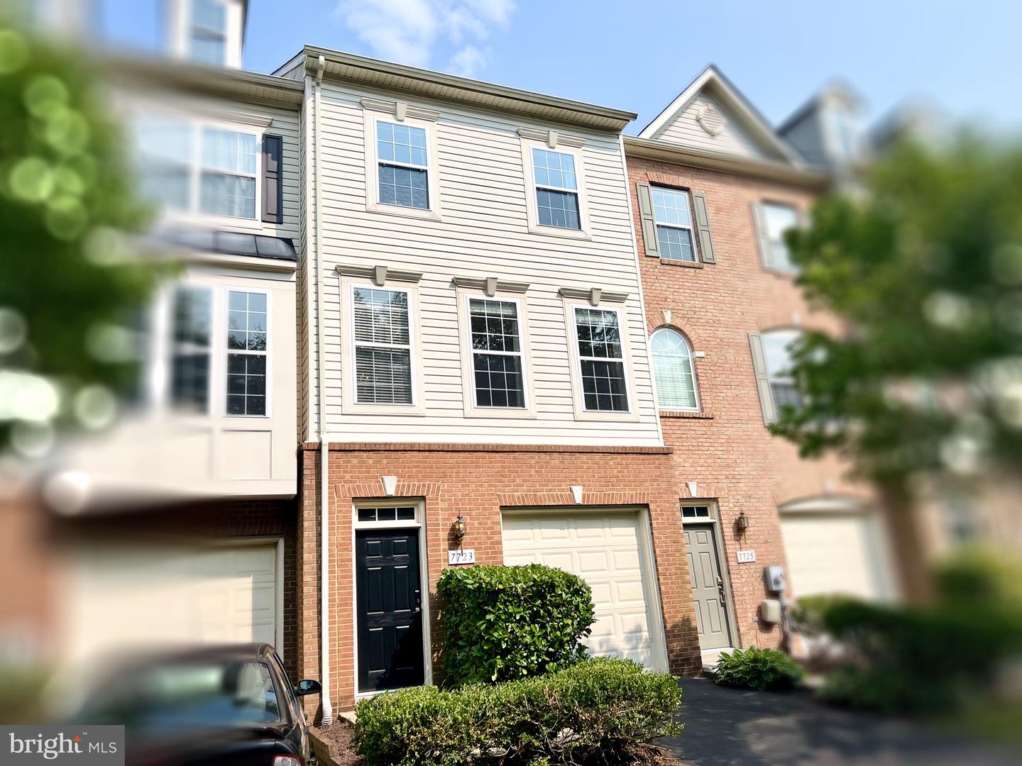 Photo 4 of 52 of 7723 White Heron Trl townhome