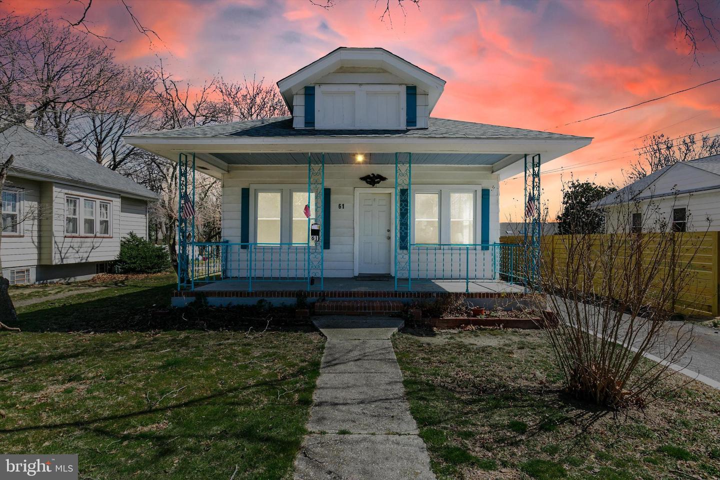 Photo 1 of 31 of 61 Evelyn Ave house