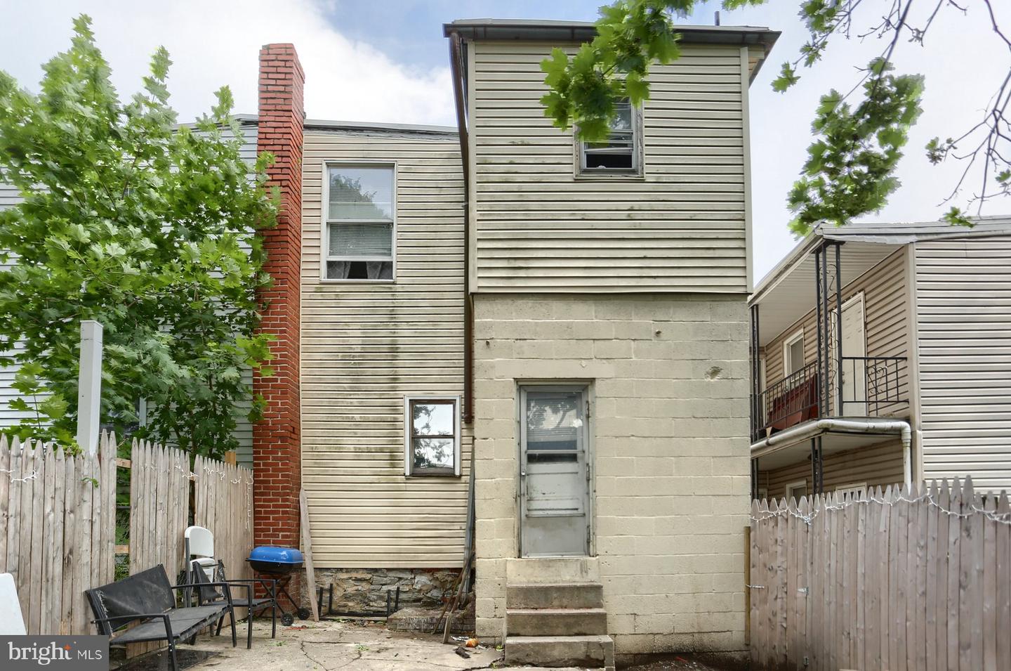 Photo 17 of 18 of 349 Lincoln St multi-family property