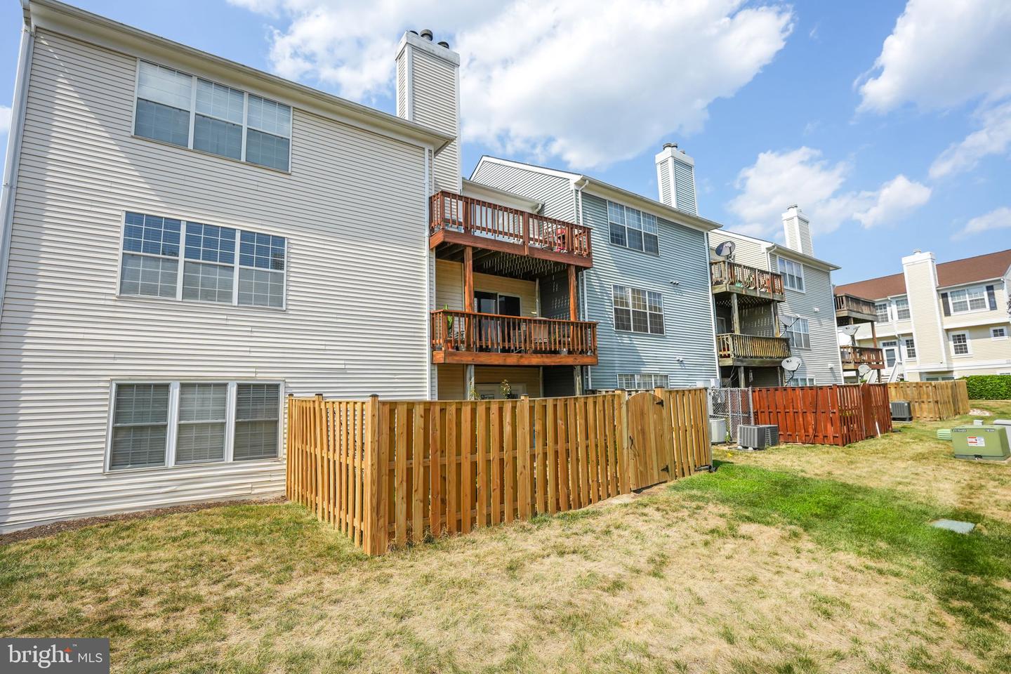 Photo 25 of 26 of 10933 Postern Ct townhome