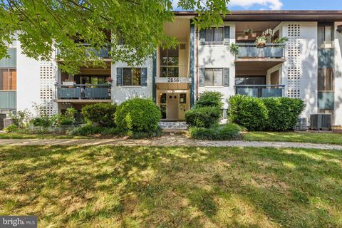 Condominium in Falls Church VA 2856 Dover LANE.jpg