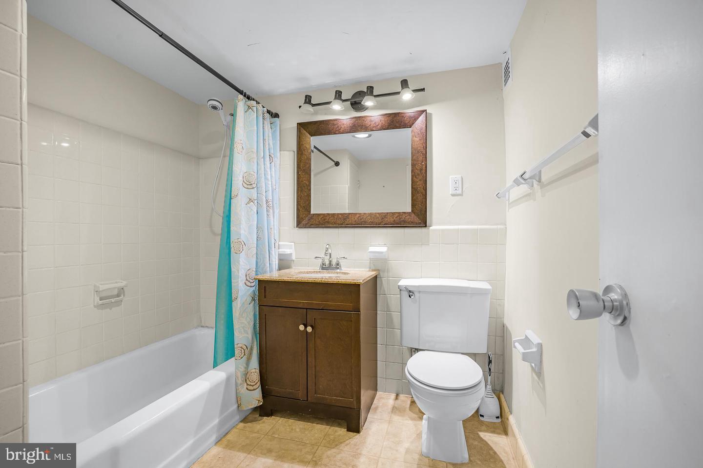 Photo 8 of 11 of 1401-Unit Pennsylvania Ave #1102 condo