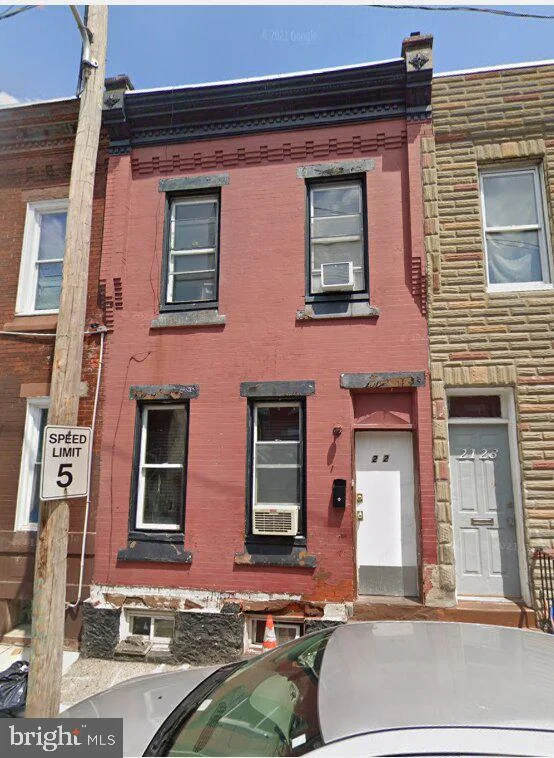 2121 E Monmouth Street