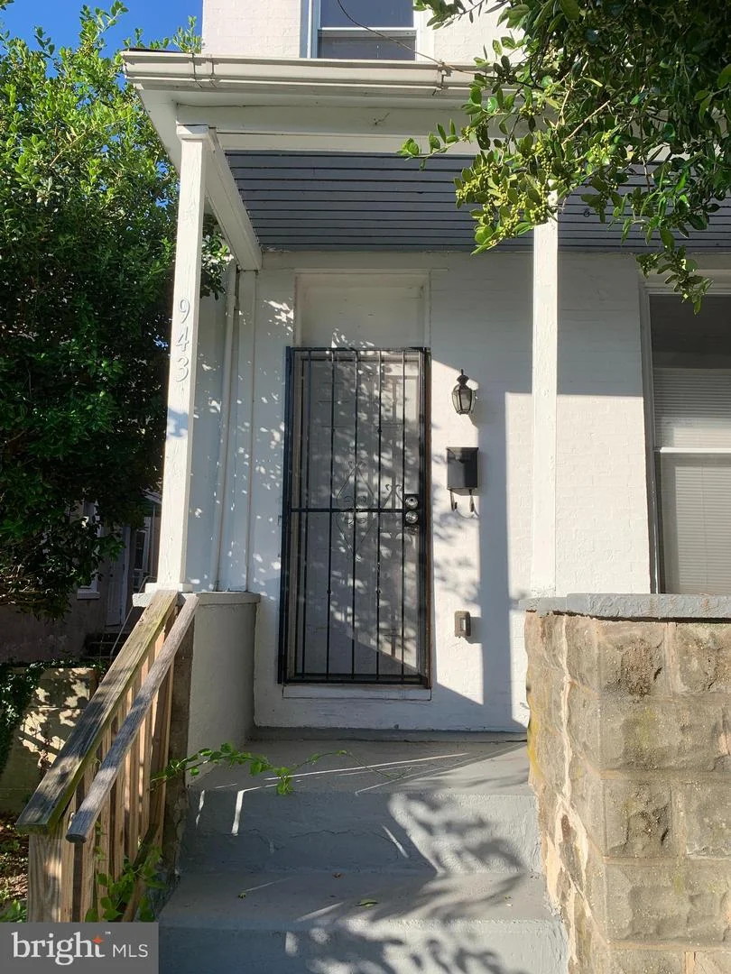 943 Homestead Street