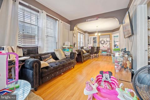 Single Family Residence in Trenton NJ 1109 Genesee STREET 2.jpg