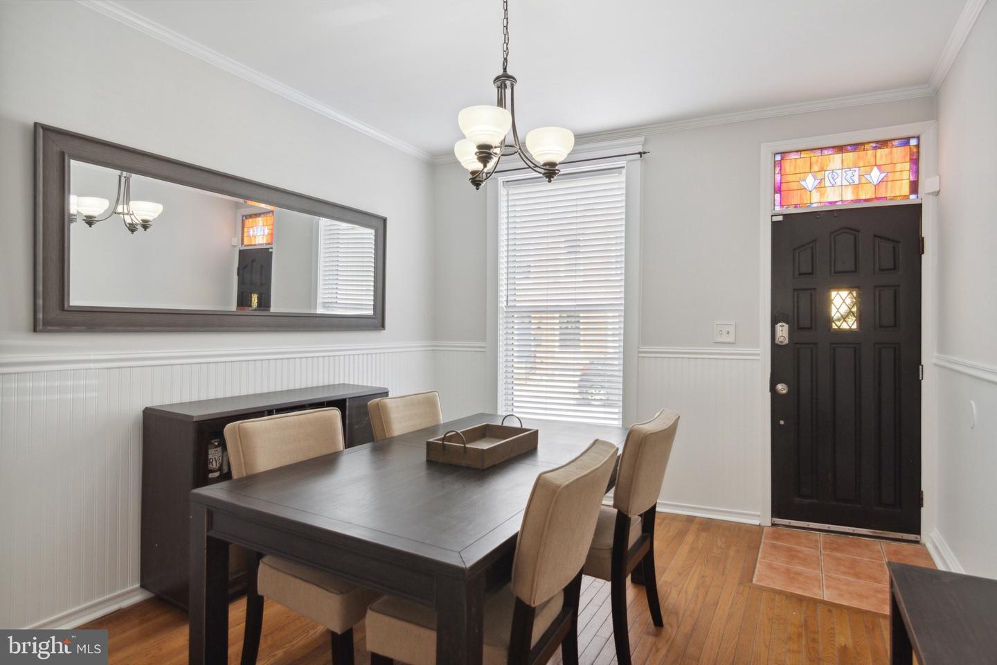 Photo 13 of 28 of 39 E Barney St townhome
