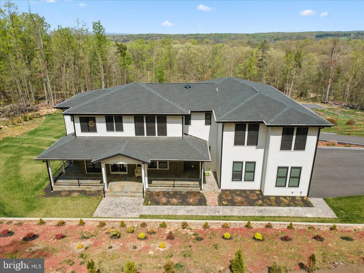 138 Wooded Lane