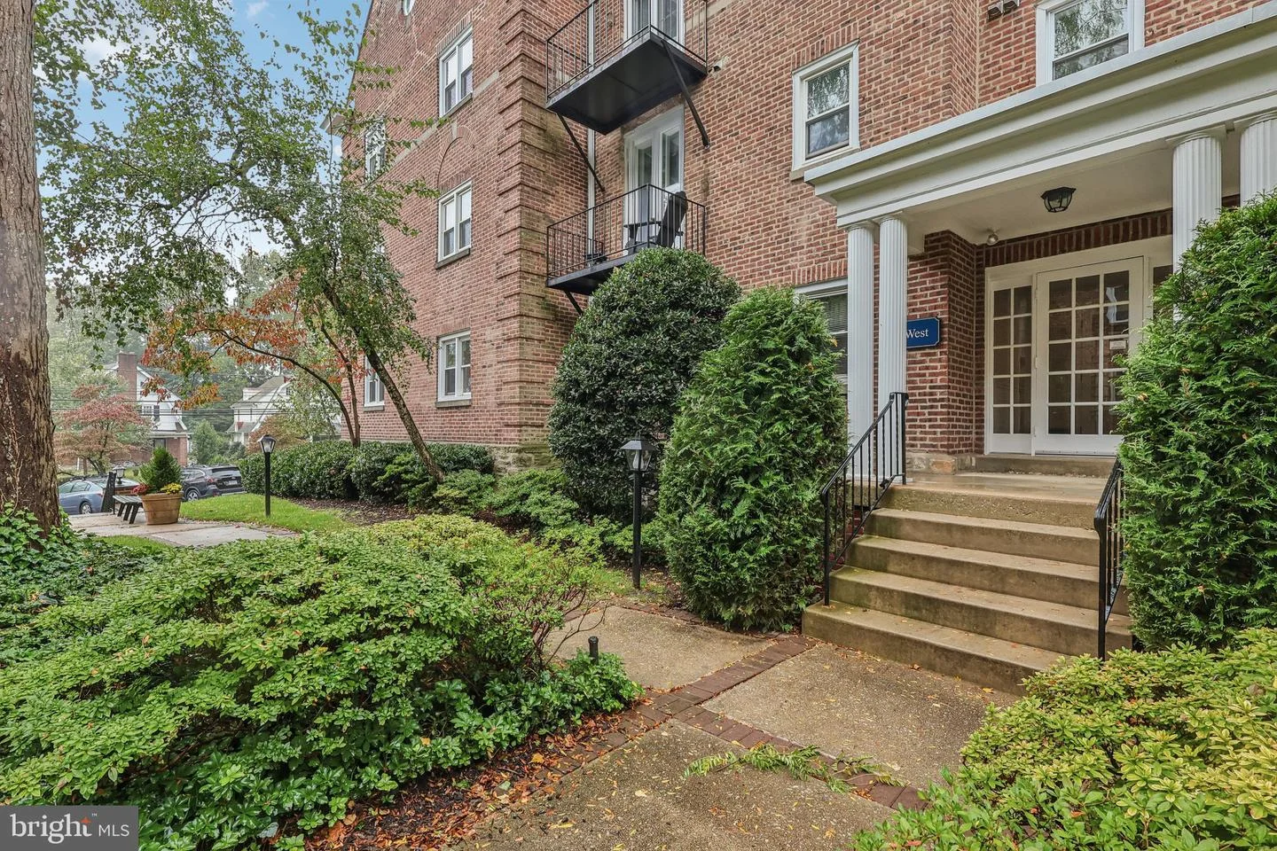 237 Montgomery Avenue Unit 2-S