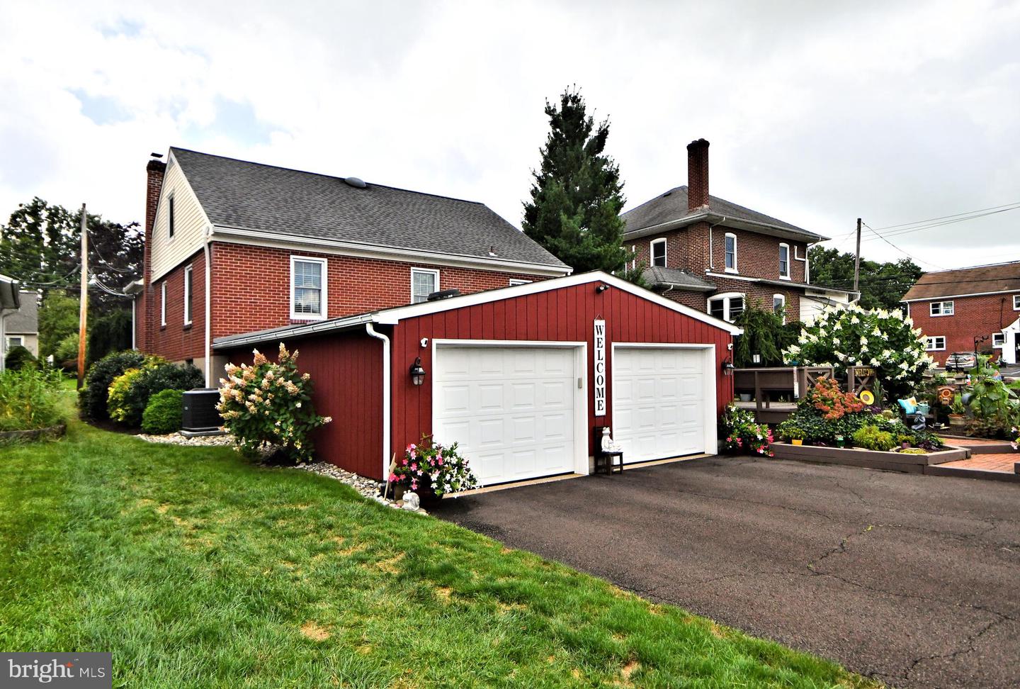 Photo 82 of 96 of 191 W Reliance Rd house