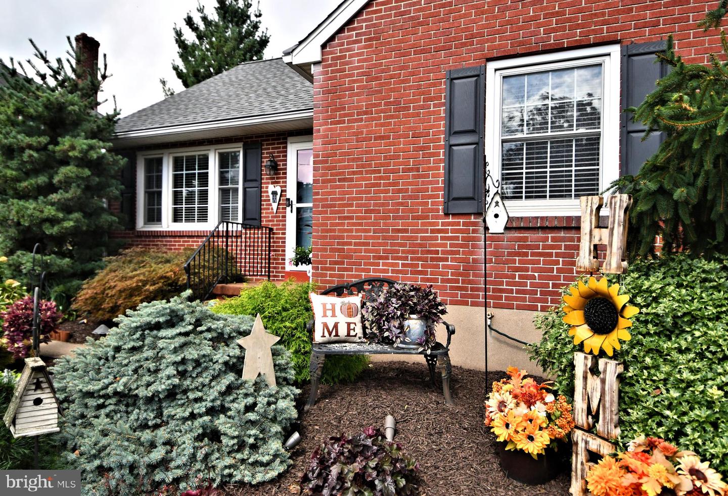 Photo 4 of 96 of 191 W Reliance Rd house