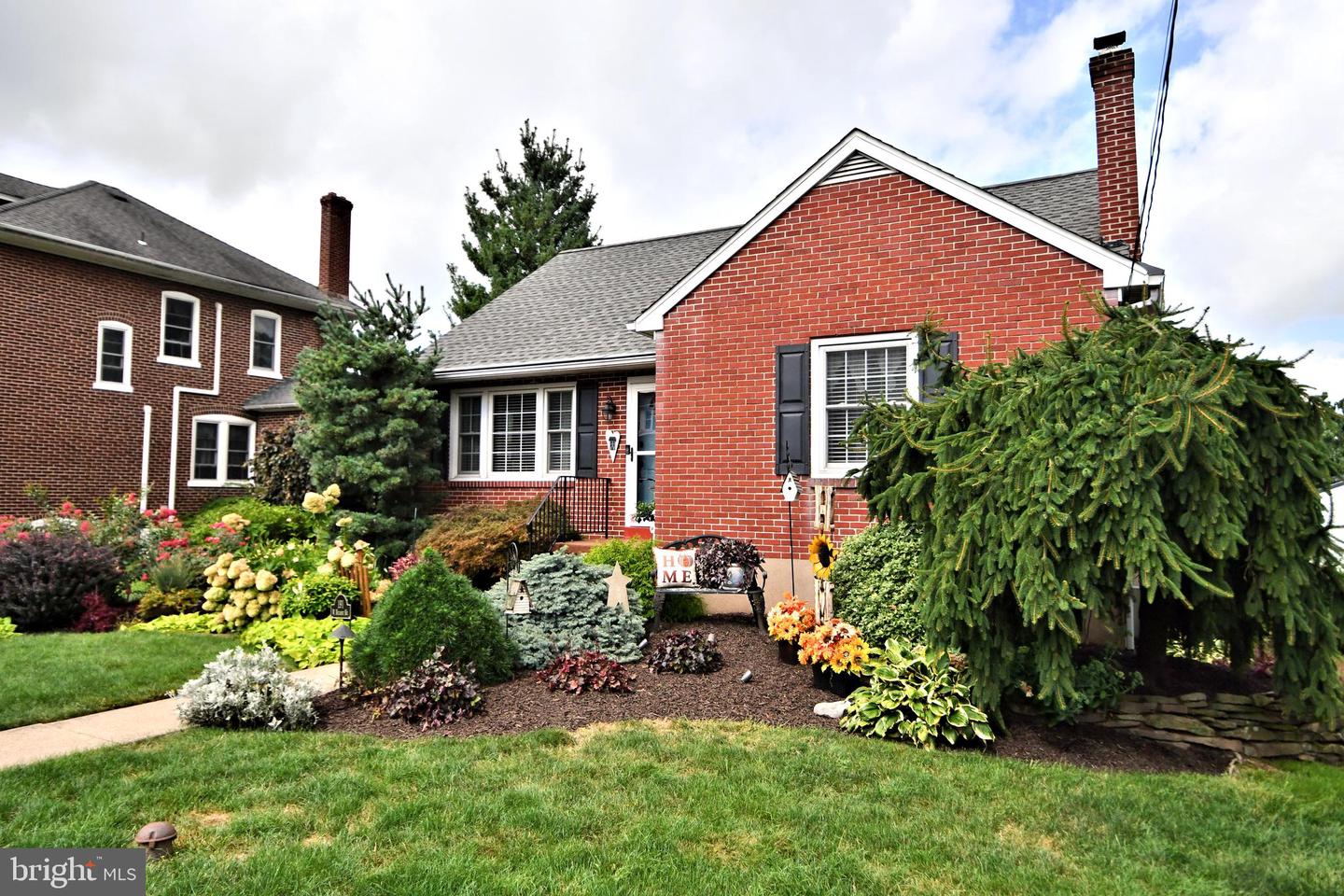 Photo 3 of 96 of 191 W Reliance Rd house
