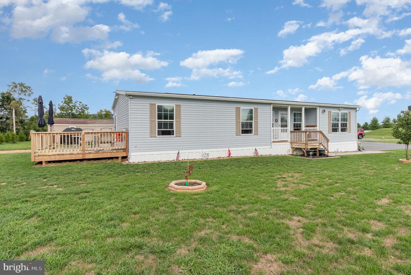 Photo 2 of 32 of 141 Country View Est mobile home