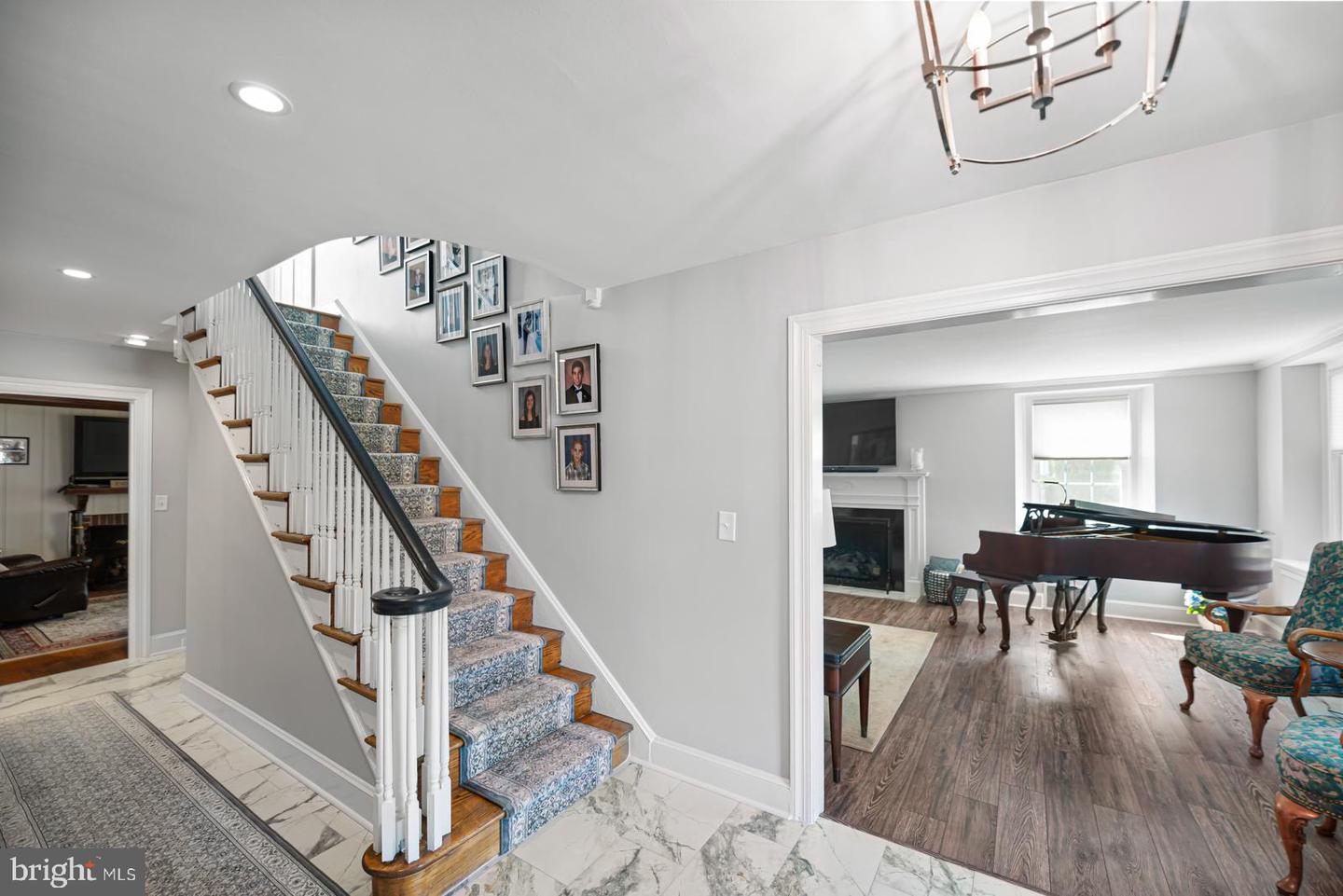 Photo 6 of 108 of 5 N Lexington Ave house