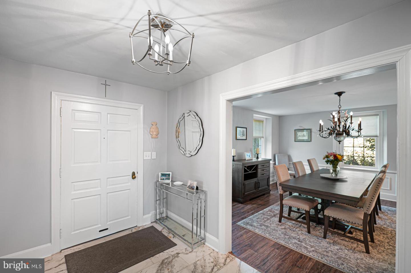 Photo 5 of 108 of 5 N Lexington Ave house
