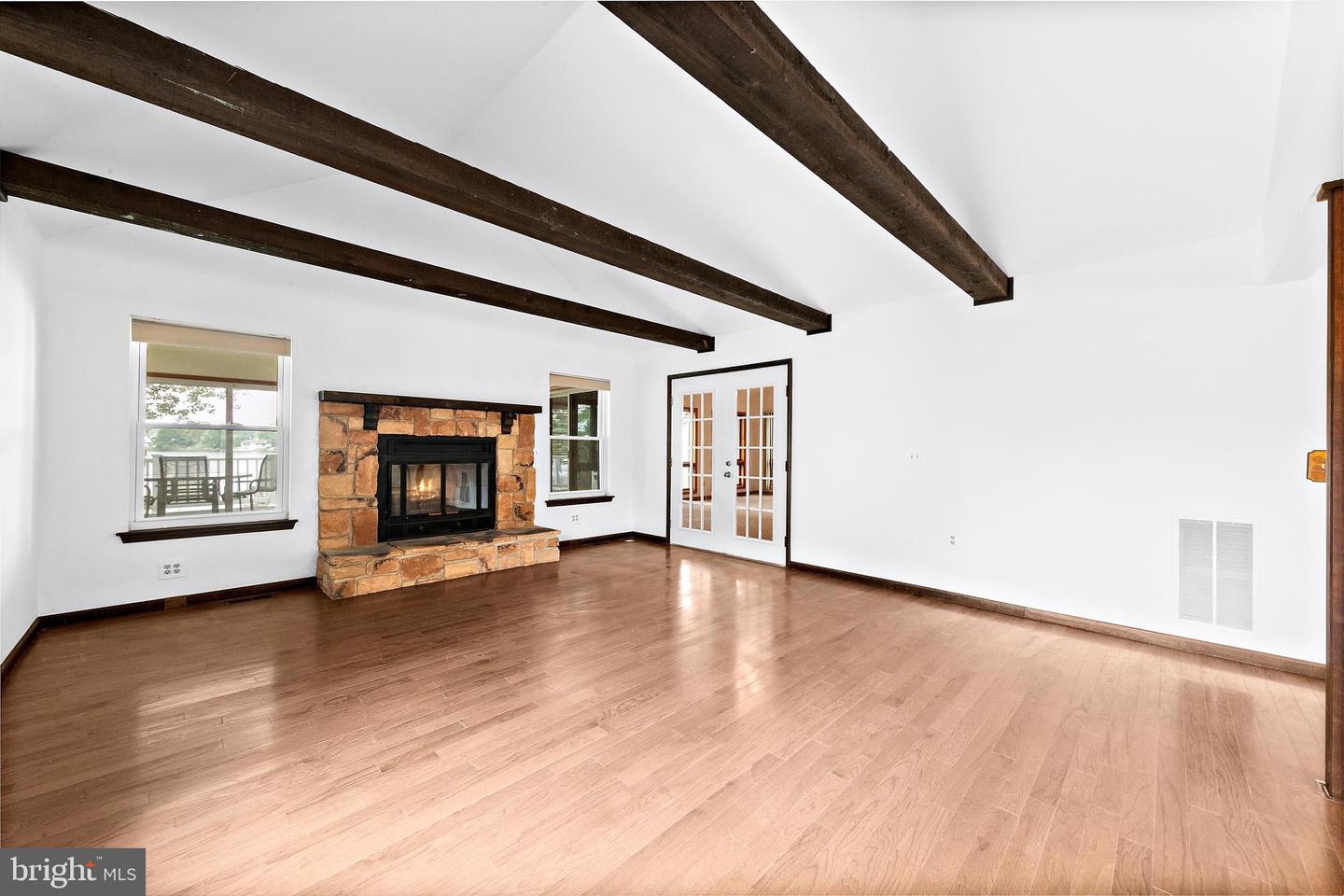 Photo 6 of 42 of 113 Timberlake Dr house