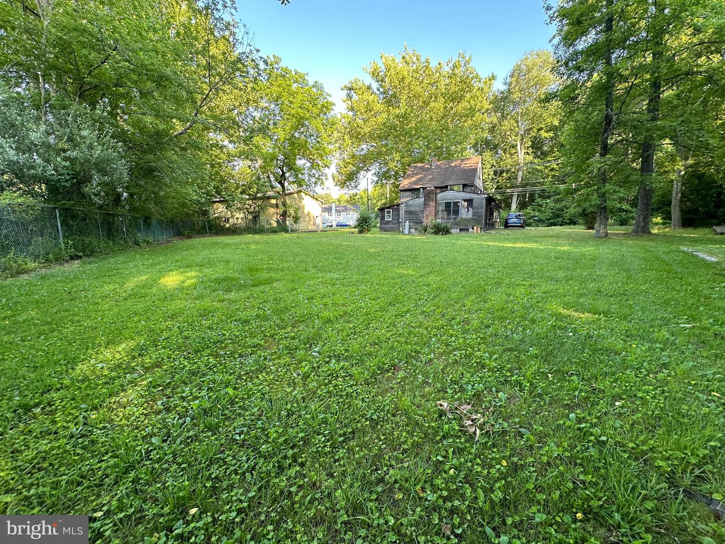 Photo 4 of 37 of 2 Old Red Lion Rd house